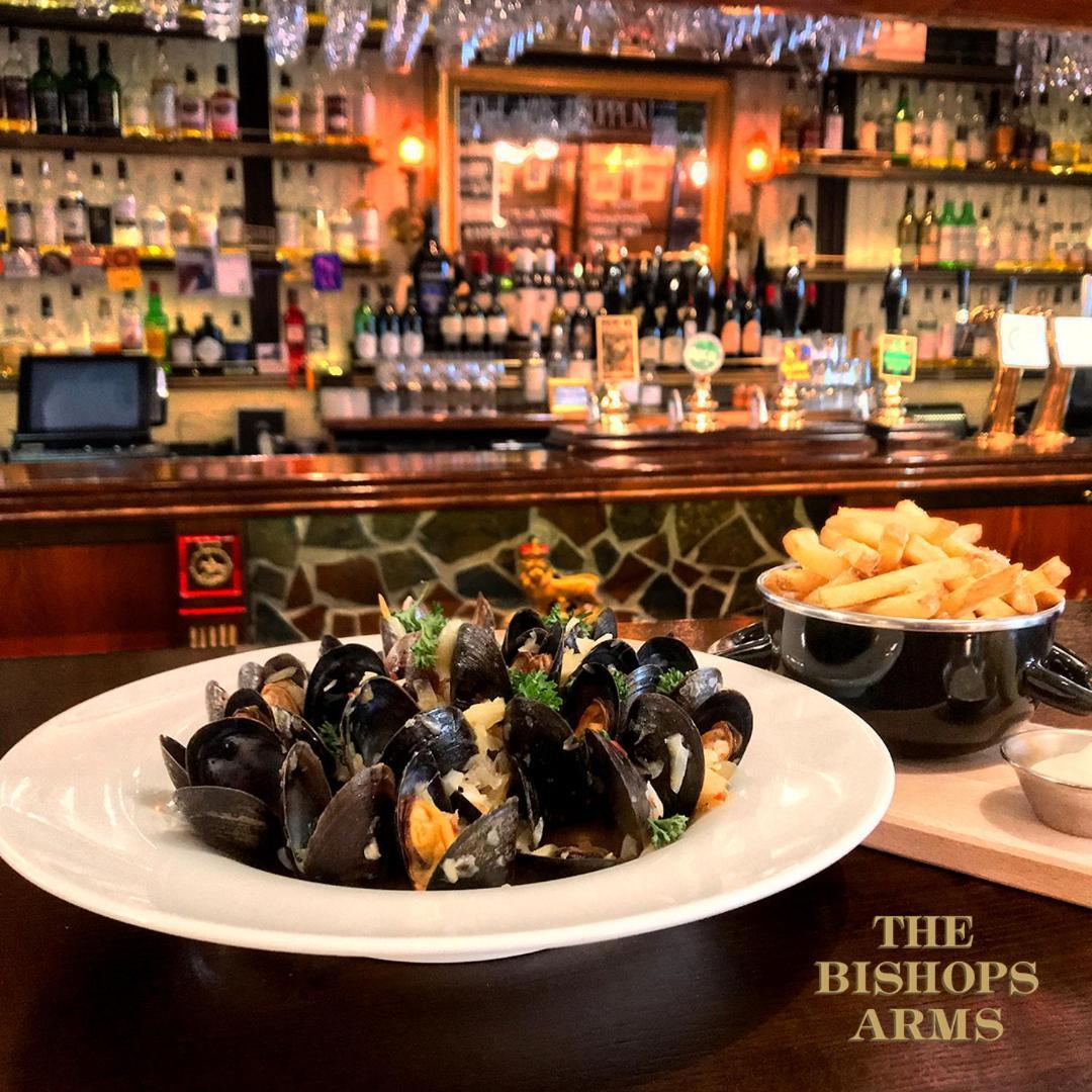 Hotel Bishops Arms Mora Zewnętrze zdjęcie